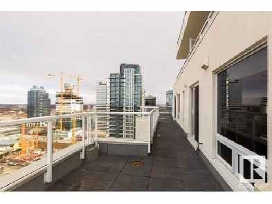 Dream Home in the Heart of Downtown! Sub-Penthouse! Image# 3