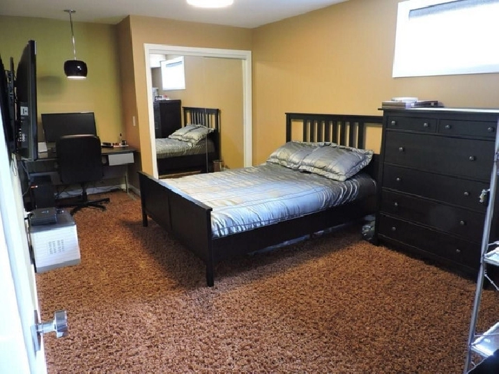 One single Bedroon with shared laundry and kitchen in Calgary,AB - Room Rentals & Roommates