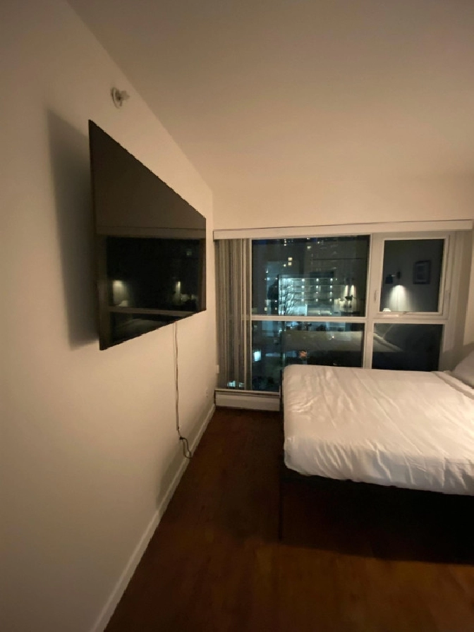 Exciting Deals for a Private Room in Downtown AVAILABLE! in Vancouver,BC - Room Rentals & Roommates