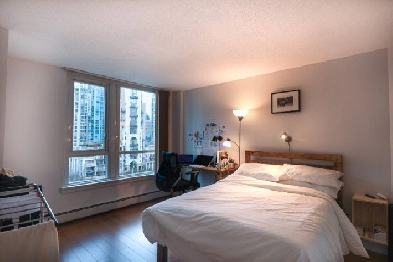 BIG DISCOUNTS for our Private Room in Downtown AVAILABLE! Image# 7
