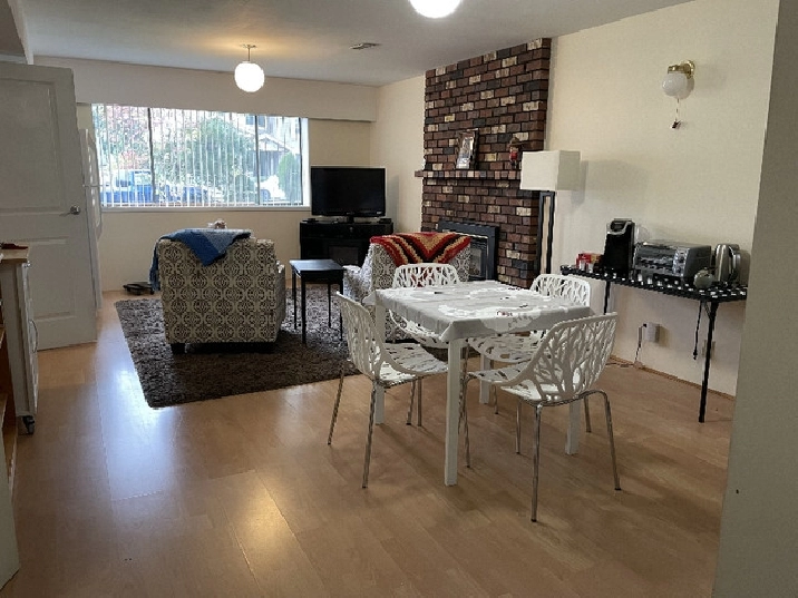 Private room in Laurel St, Burnaby! Furnished Utilities! in Burnaby/New