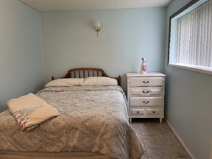 Private room in Laurel St, Burnaby! Furnished Utilities! in Burnaby/New