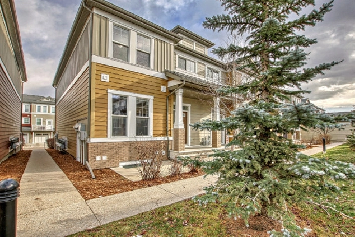 2 Bed Corner Townhome w/ finished basement & 2 parking stalls! in Calgary,AB - Houses for Sale