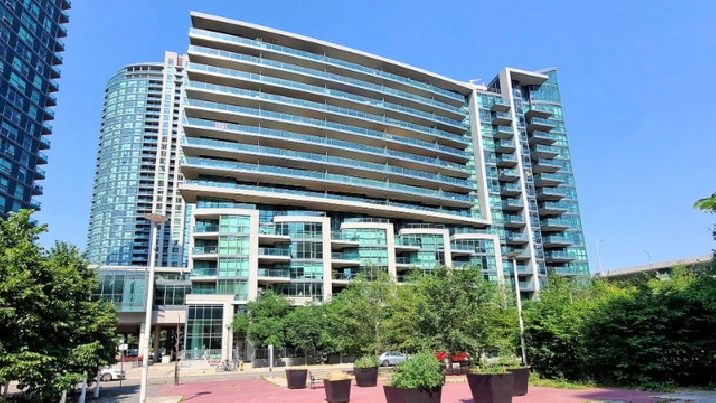.
Bright South Facing Corner 2 Bedroom Study Condo Near Lake in City of Toronto,ON - Apartments & Condos for Rent