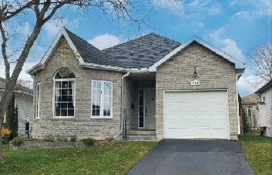 Stunning Bungalow in Desirable Downtown Brockville Image# 1