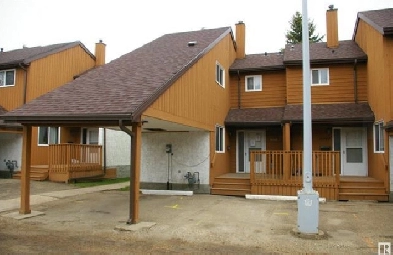 Awesome 3 bedroom Townhouse! Fenced yard, 2 parking stalls Image# 1