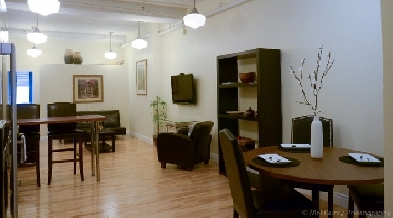 Fully furnished one bedroom apt Queen/Grafton Image# 1