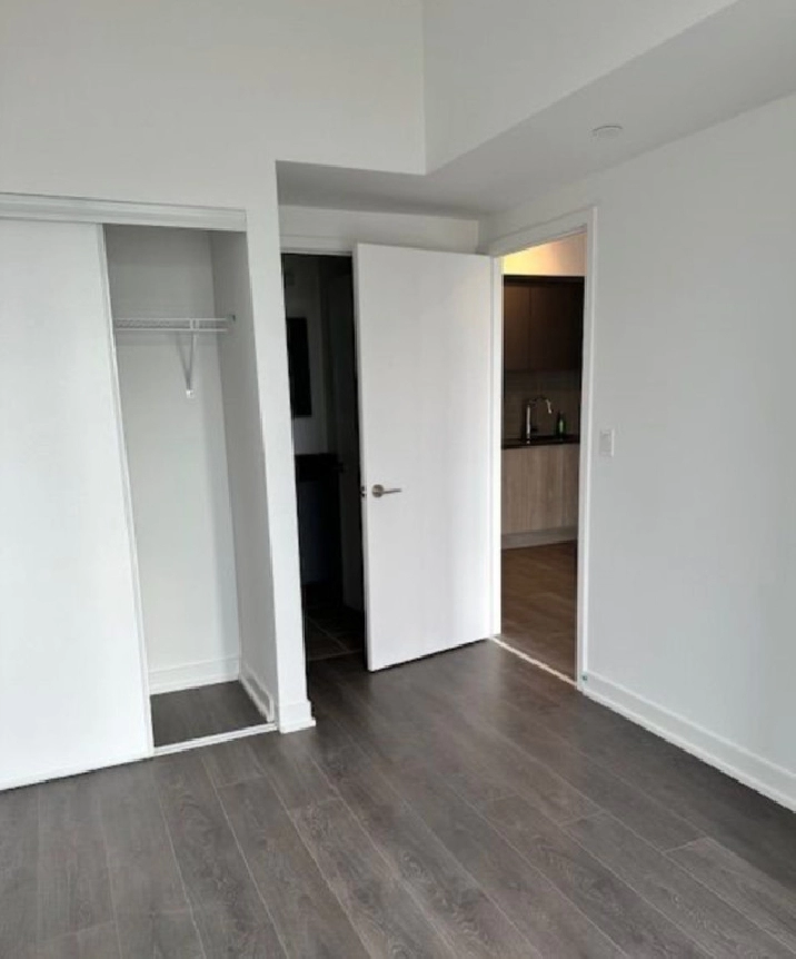 1 BED DEN CONDO FOR LEASE BRAND NEW BUILDING 401 & KENNEDY in City
