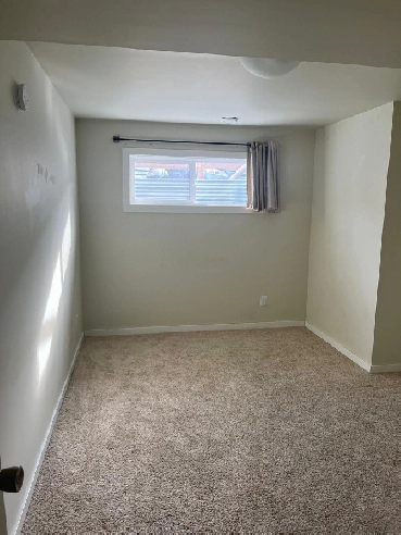 (Looking for a roommate) A basement bedroom near U of M Image# 1