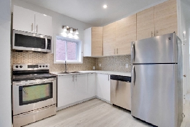 Exquisitely Renovated 2-Bedroom Gem - First to Experience Luxury Image# 2