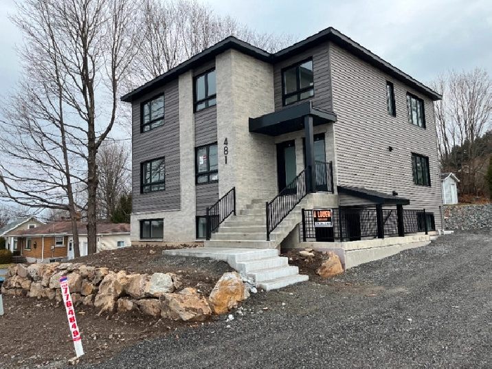 Appartement 4 et 1/2 neuf à louer de 1250 pieds carrés in Granby,QC