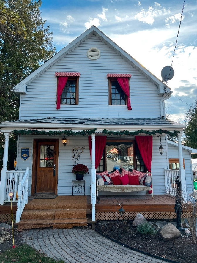 Three bedroom House for rent weekly or monthly in Ottawa,ON - Short Term Rentals