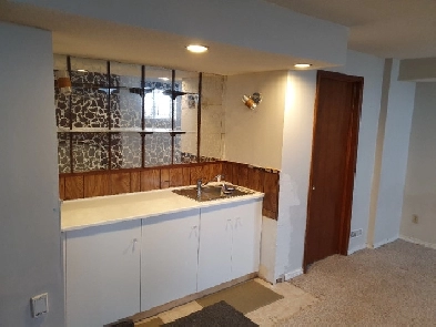 One bedroom basement near to U of M  $950 partly firnished Image# 1