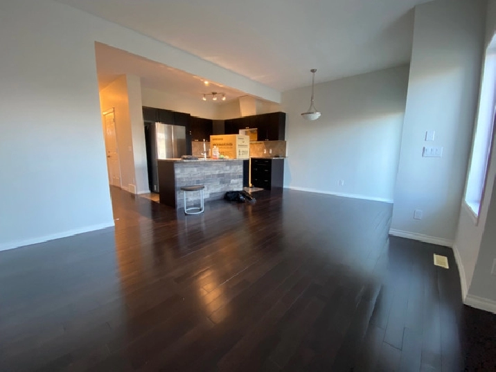 3 bedroom, 2.5 bath Townhouse (Airdrie) in Calgary,AB - Apartments & Condos for Rent