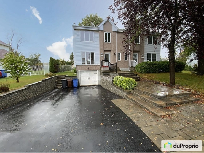 Semi-detached 3 bedrooms, with Garage, Pool, Cabanon in City of Montréal,QC - Houses for Sale
