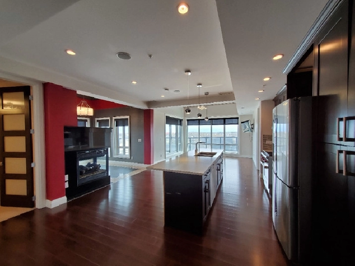 Stunning 2 Level WINDERMERE PENTHOUSE w/ Private Garage& 4Patios in Edmonton,AB - Apartments & Condos for Rent