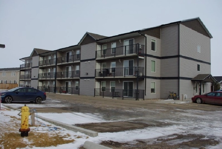 2 Bedroom Apt Suite in Regina,SK - Apartments & Condos for Rent