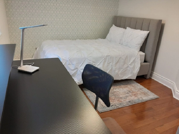 bright and spacious room available in beautiful house in Orleans in Ottawa,ON - Room Rentals & Roommates