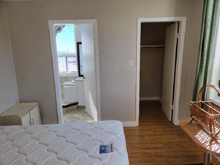Furnished-newly renovated-all utilities included-pet friendly in Calgary,AB - Apartments & Condos for Rent