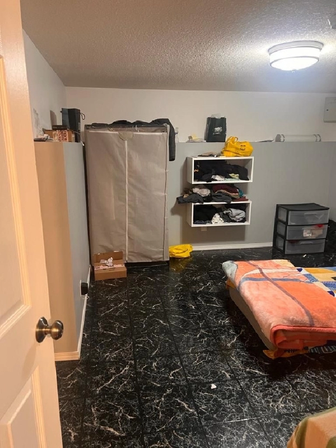 Room for rent in basement in Winnipeg,MB - Short Term Rentals
