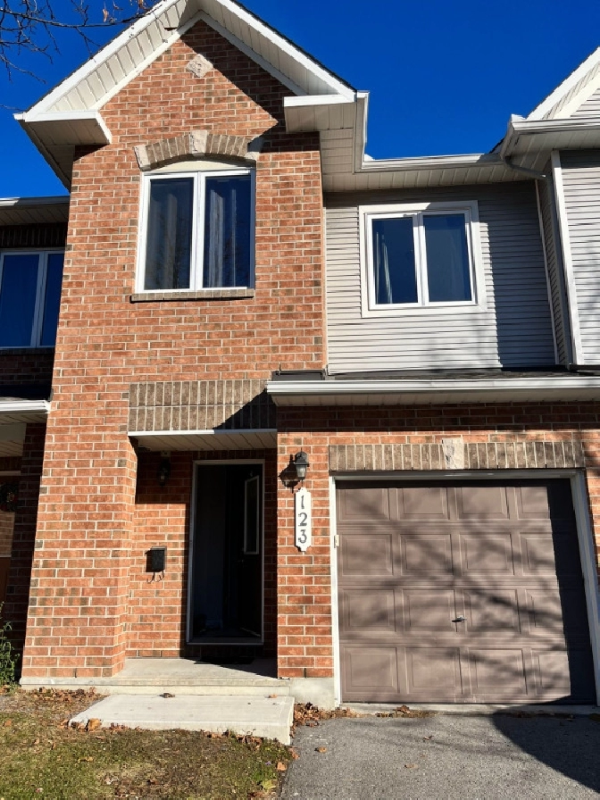 3 beds 3 baths Townhouse for Rent in Ottawa,ON - Apartments & Condos for Rent