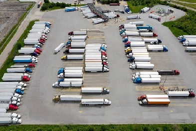 Lance's Elite Truck Parking Best offer Image# 1