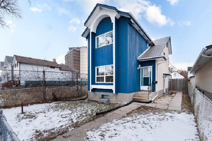 Fantastic value for this super affordable family home! in Winnipeg,MB - Houses for Sale