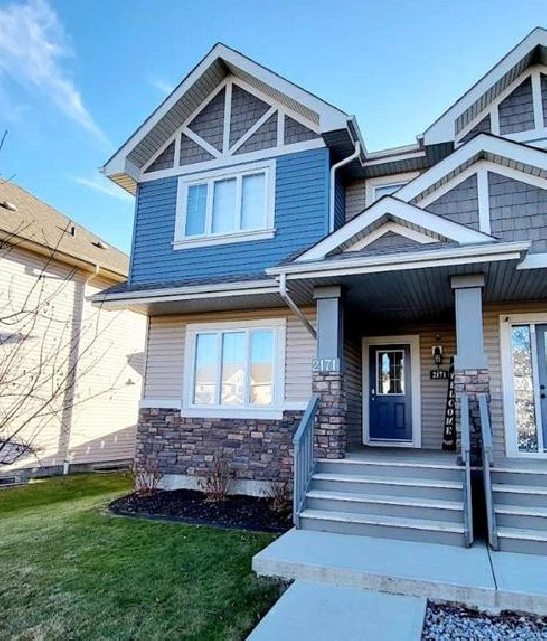 Stunning turn-key Townhouse in Edmonton,AB - Houses for Sale