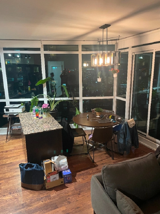 Room for Rent - Fully Furnished in City of Toronto,ON - Room Rentals & Roommates