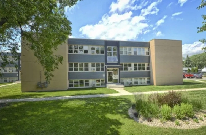 2 bedroom 1 bath for rent in River heights!! in Winnipeg,MB - Apartments & Condos for Rent