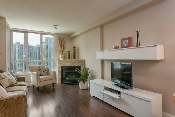 Downtown Dream: Affordable Room Available Now! in Vancouver,BC - Room Rentals & Roommates