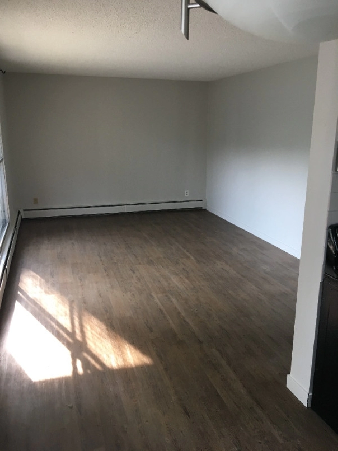 Westwood ManorPremium Bachelor Must See! in Edmonton,AB Apartments
