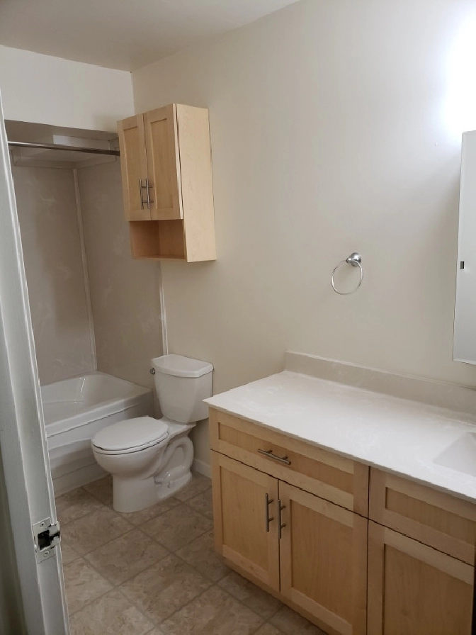 Westwood ManorPremium Bachelor Must See! in Edmonton,AB Apartments & Condos for Rent