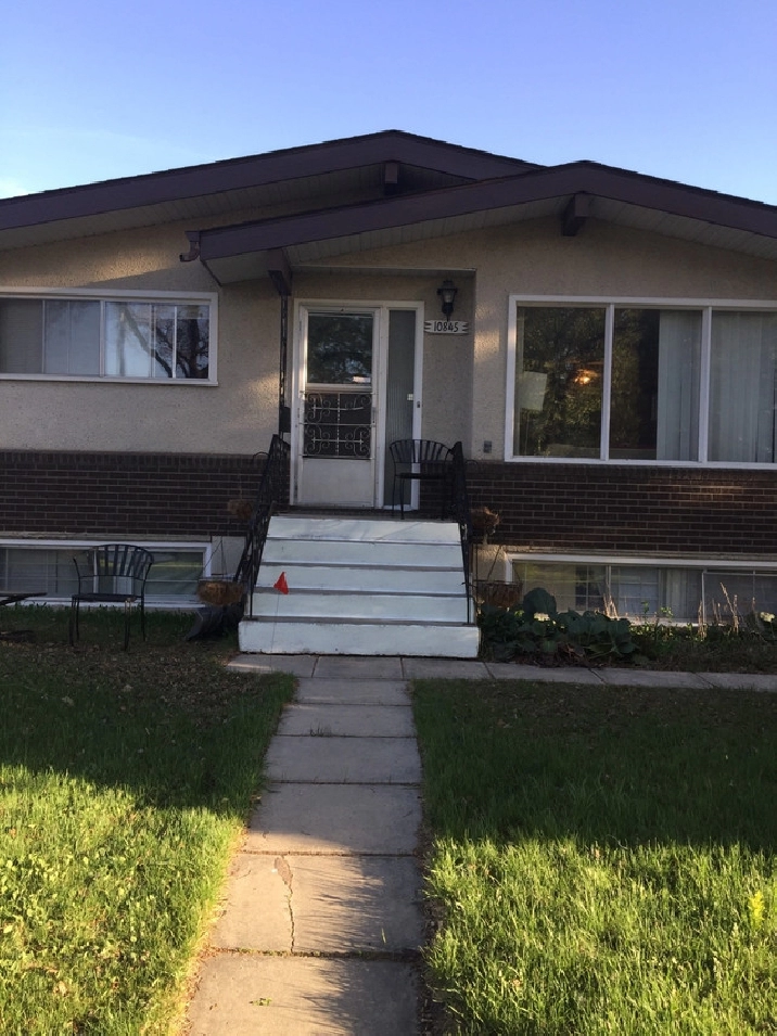 Room for Rent/ Great Location, U of A in Edmonton,AB - Room Rentals & Roommates