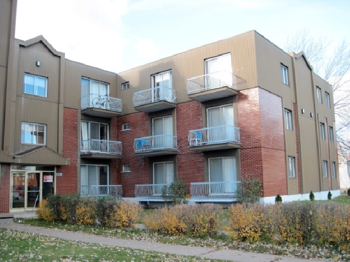 LOGEMENT A LOUER POINTE AUX TREMBLES 4 ½ in City of Montréal,QC Apartments & Condos for Rent