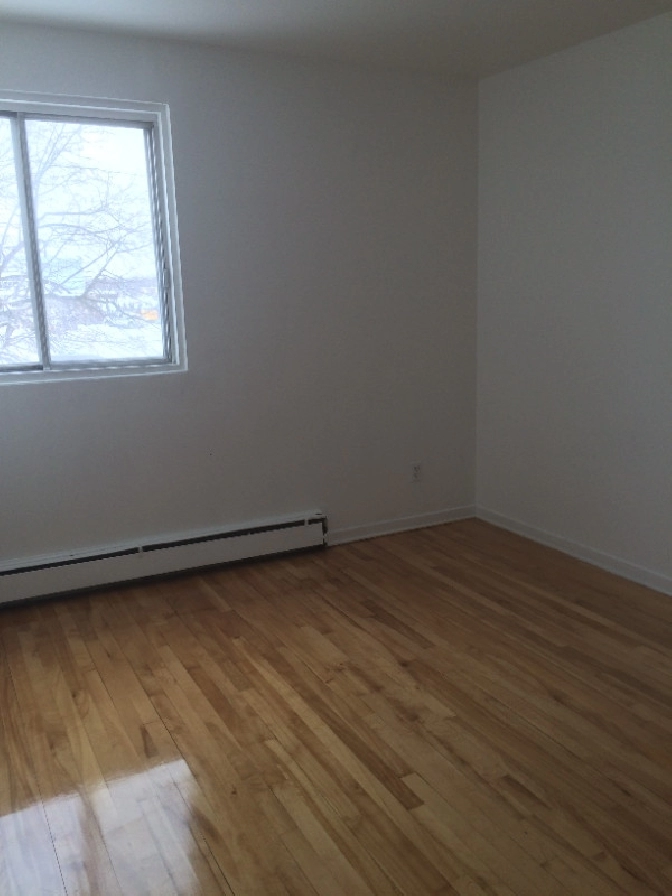 LOGEMENT A LOUER POINTE AUX TREMBLES 4 ½ in City of Montréal,QC