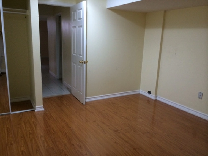 Room for Girls in Brampton (Dixie Sandalwood) in Mississauga / Peel