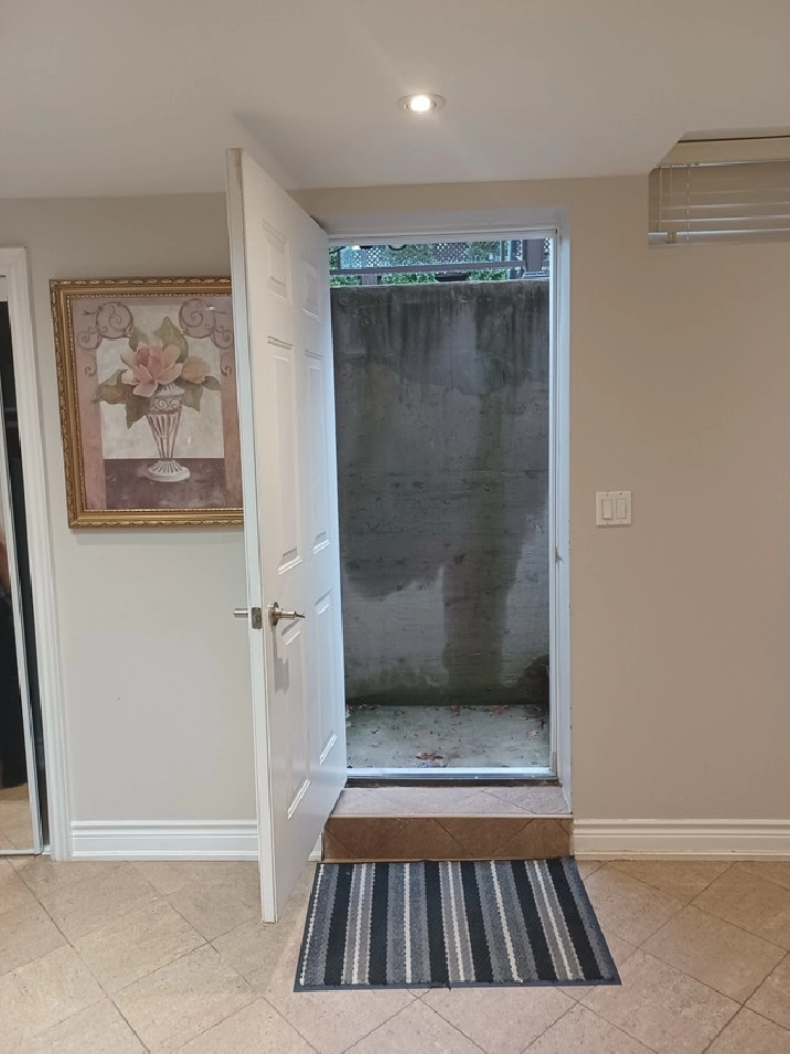Basement for rent in Mississauga / Peel Region,ON Apartments & Condos