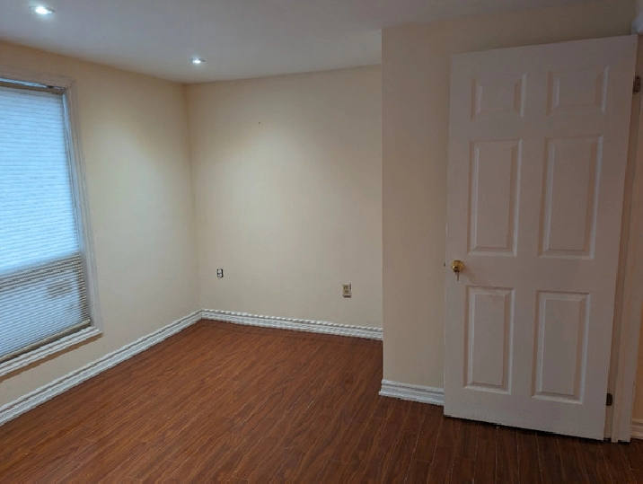 3bed den 2bath very spacious walkout basement near Humber Colleg in City of Toronto,ON - Apartments & Condos for Rent