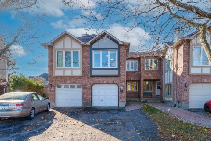 Spacious home with great living room and dining room, in Ottawa,ON - Houses for Sale