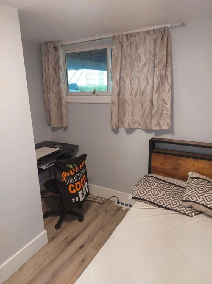 Room available in Fredericton,NB - Room Rentals & Roommates