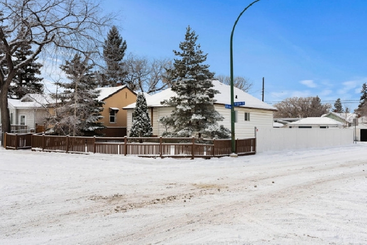 1200 Argyle St - Move In Ready Bungalow In Washington Park in Regina,SK - Houses for Sale
