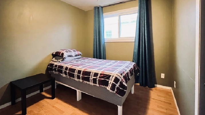 Room for Rent Short term or Long Term Close to NAIT/Kingsway Mal in Edmonton,AB - Short Term Rentals