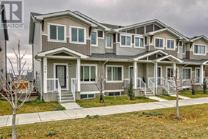 Corner Unit- 3 Bed 2.5 Bath house available for rent NW Calgary in Calgary,AB - Apartments & Condos for Rent