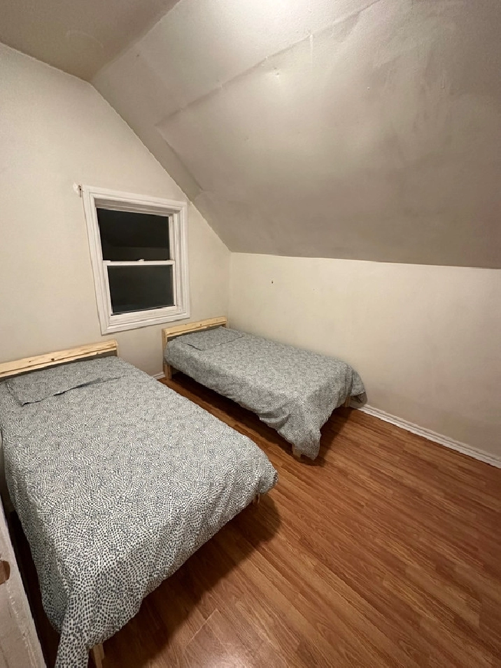 room for two people in City of Toronto,ON - Room Rentals & Roommates