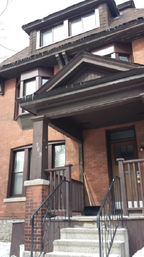 GLEBE, Holmwood/monk two rooms, shared apartment, January 1 in Ottawa,ON - Room Rentals & Roommates