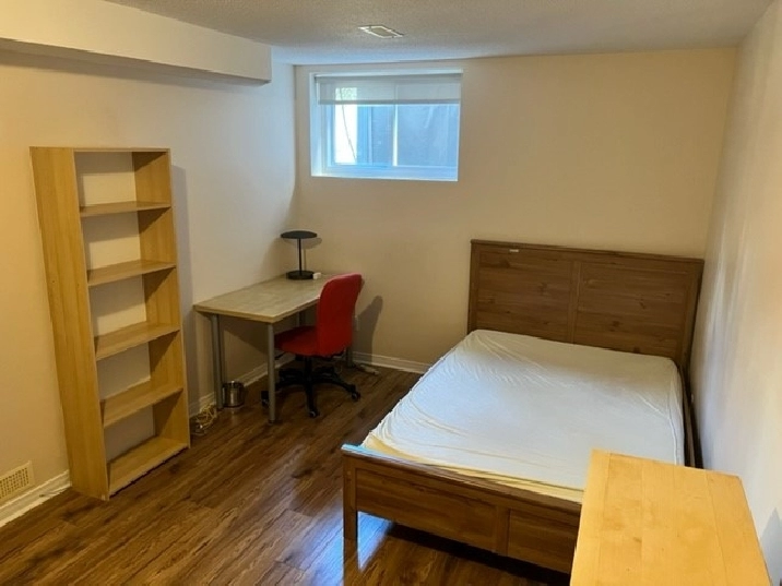 1 JAN - Female Mature Students - Furnished Room at Bank/Walkley in Ottawa,ON - Room Rentals & Roommates
