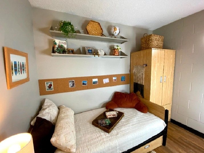 Post Secondary Student Residence - Private Room Meals Included in Regina,SK - Apartments & Condos for Rent