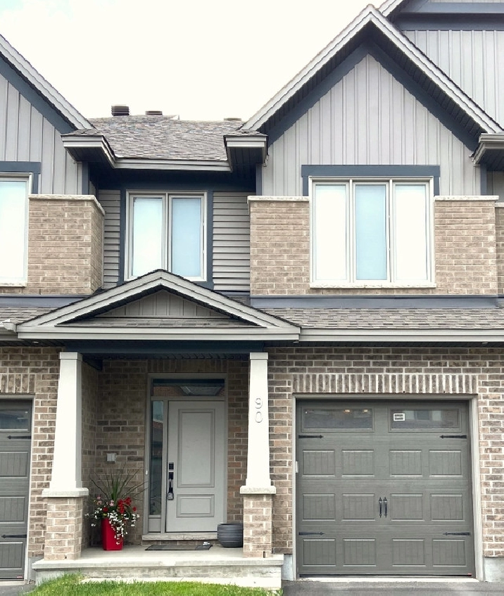 3 BedroomTownhome for Rent in Findlay Creek! in Ottawa,ON - Apartments & Condos for Rent