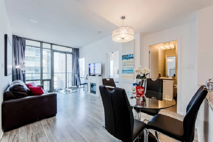 Fully FURNISHED 2Bedroom 2Bath Condo WALK to Sick Kids hospital in City of Toronto,ON - Short Term Rentals